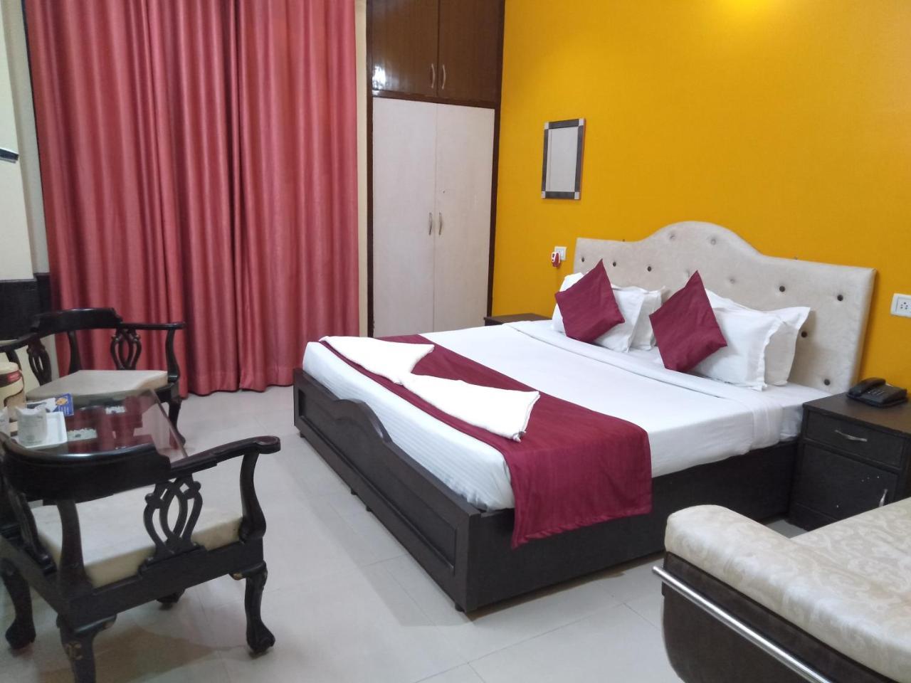Hotel Paras Plaza Rishikesh Ngoại thất bức ảnh